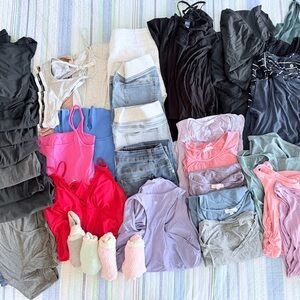 Maternity Clothing Bundle (S–M) – Leggings, Tops, Activewear, Bathrobe & More